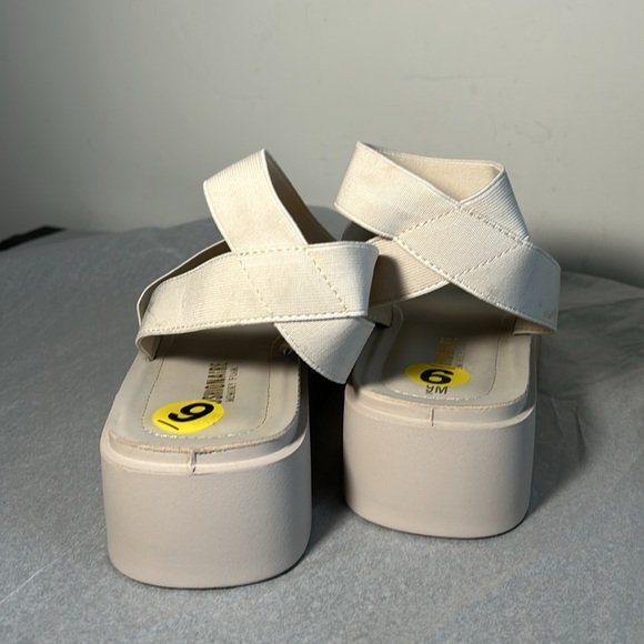 Cushionaire, Woman’s Size 9 Ivory Pixar Stretch Platform Sandals - Picture 5 of 7